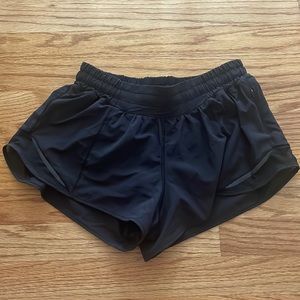 Lululemon black low rise hotty hot shorts